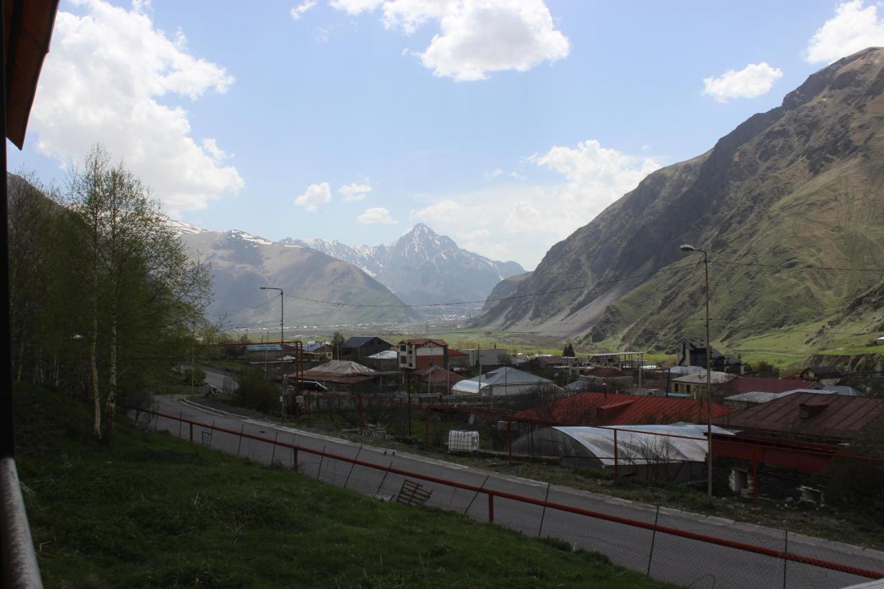 Готель Golden Star Kazbegi Екстер'єр фото