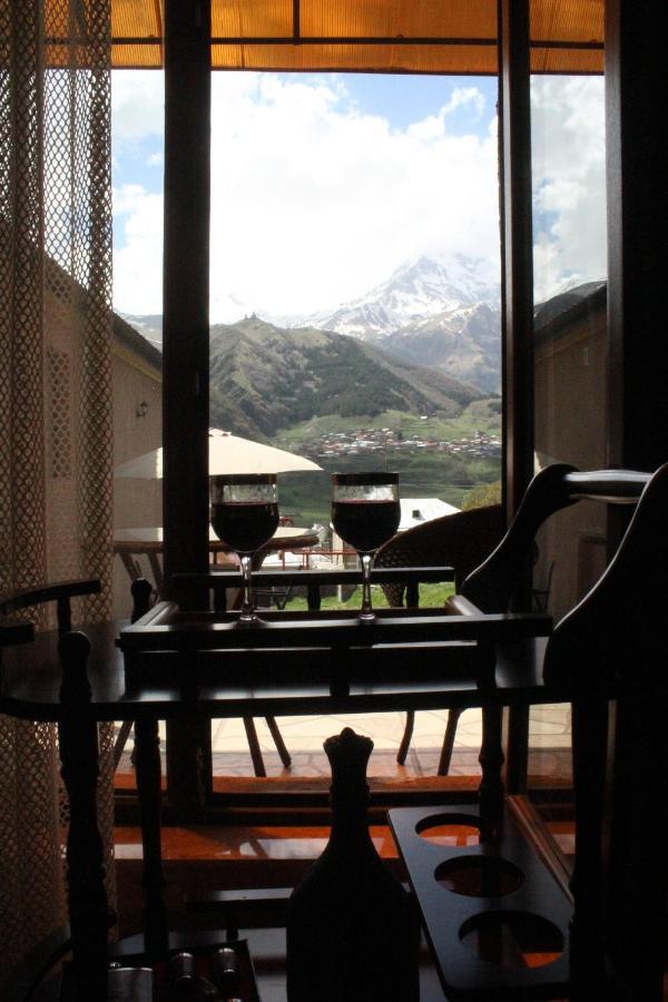 Готель Golden Star Kazbegi Екстер'єр фото