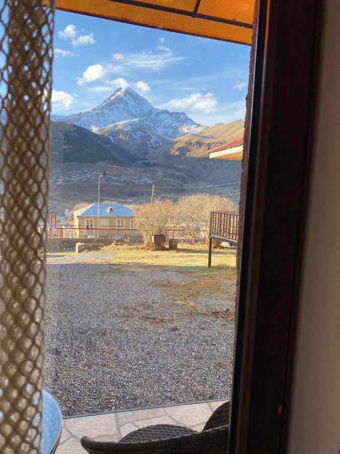 Готель Golden Star Kazbegi Екстер'єр фото