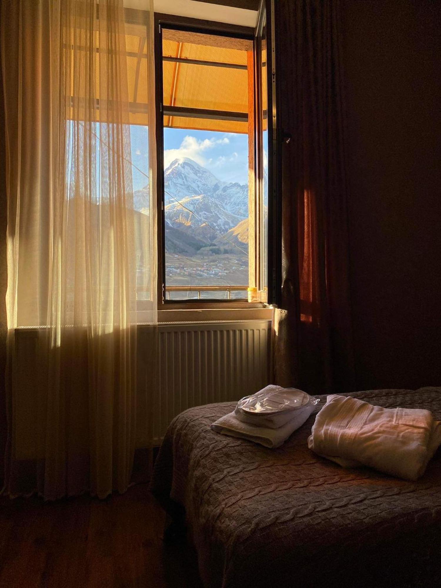 Готель Golden Star Kazbegi Номер фото